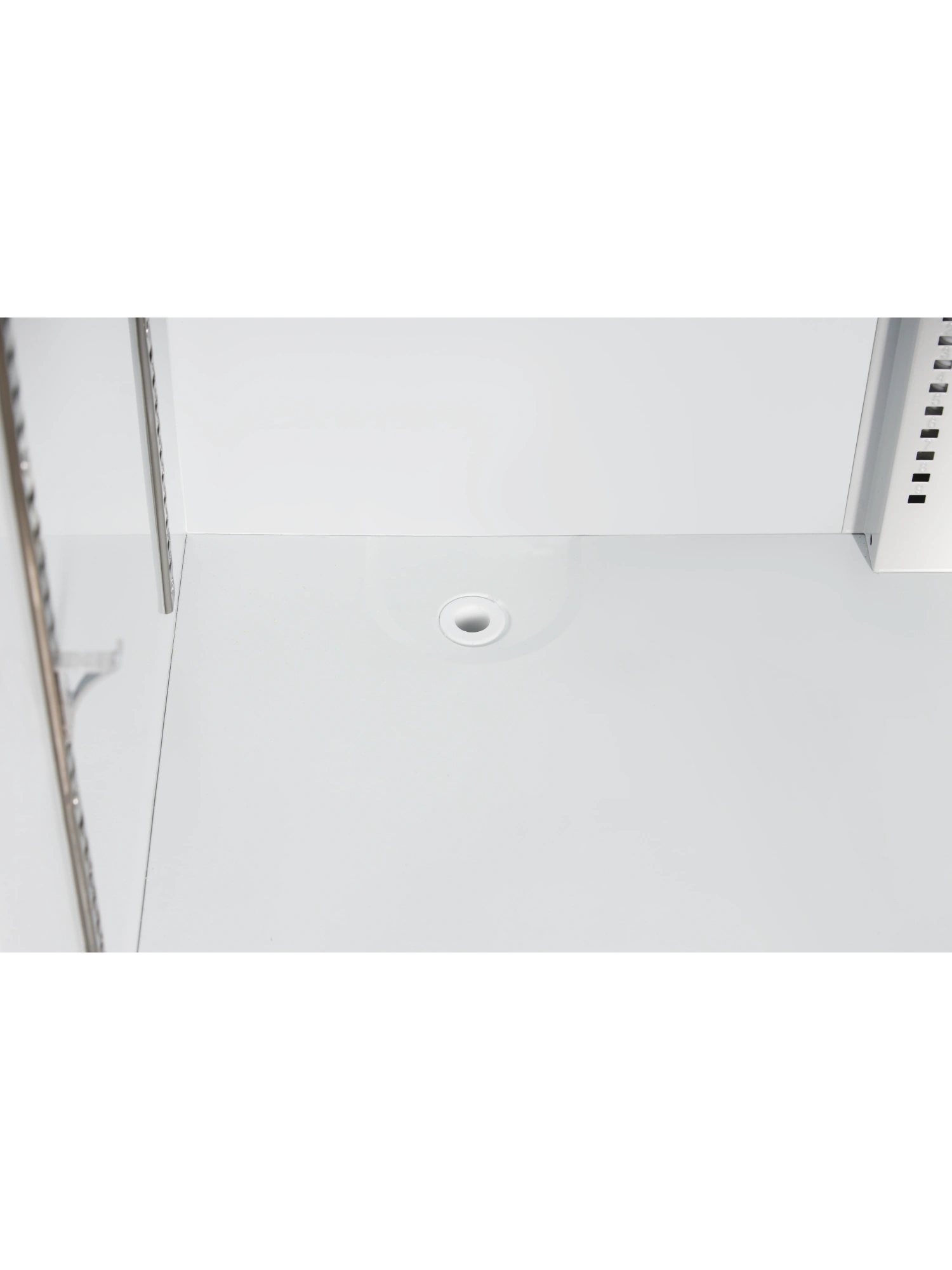  Витрина холодильная NORD RSC 600 GKB