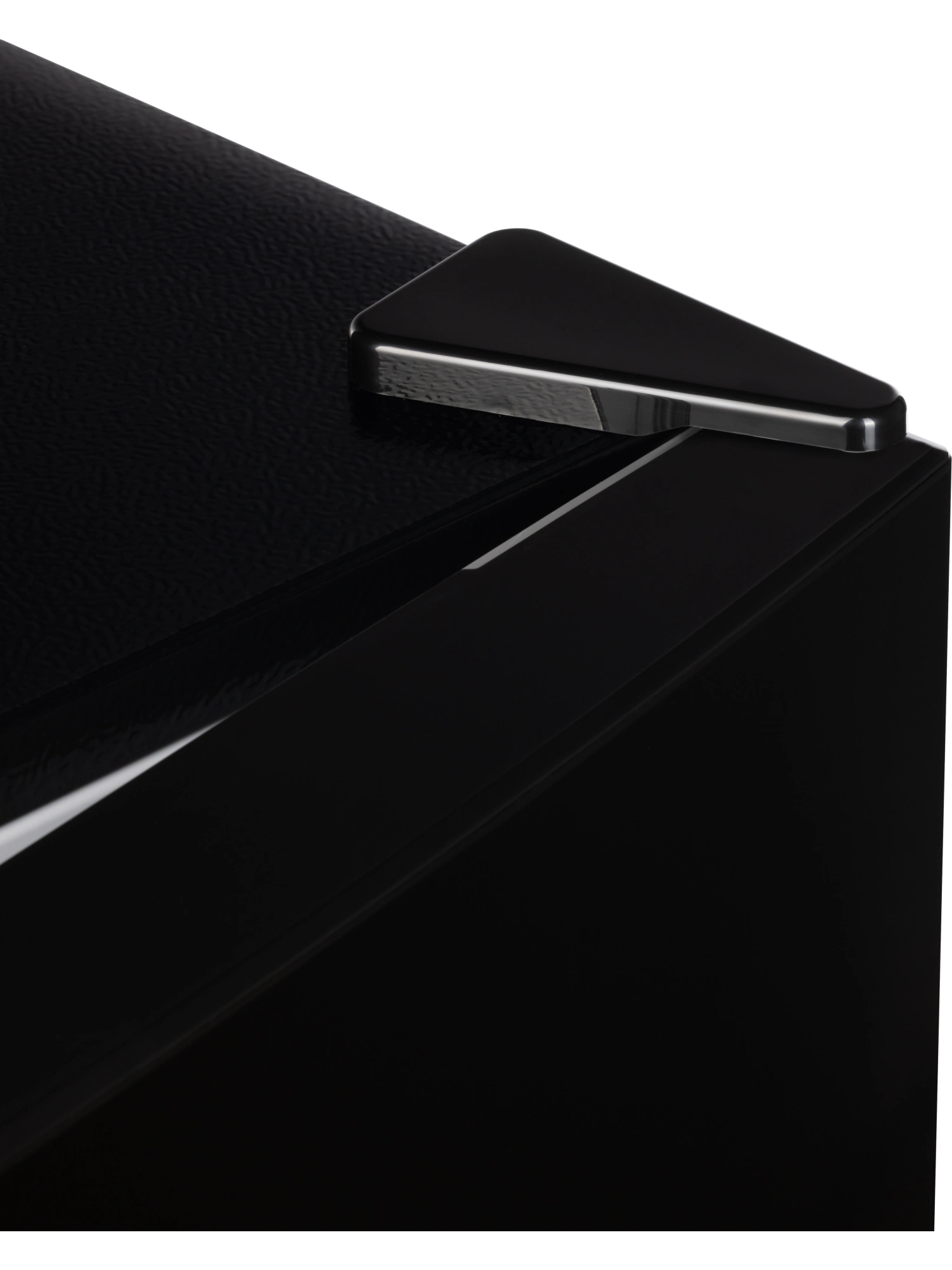  Холодильник NORD NT 90 B